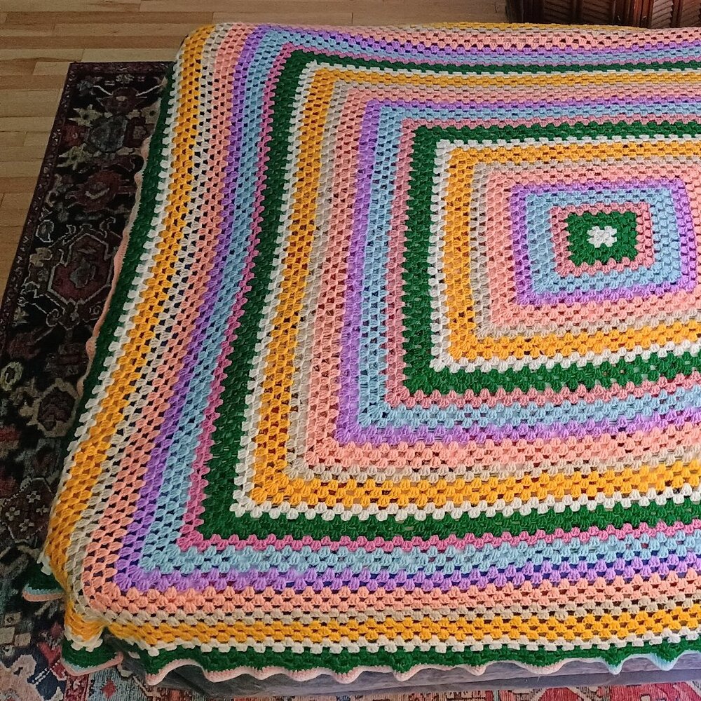 Vintage 80s handmade colorful crochet afghan 🧶 - Picture 6 of 9